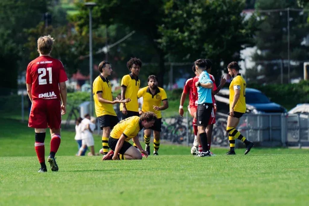 Knappe Derby-Niederlage aber Rückkehr von Legende — Foto 2