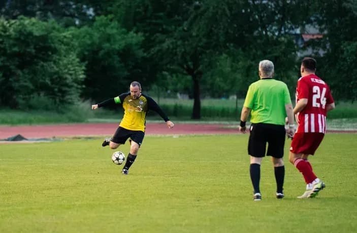 FCO Ü30 bezahlt Derbysieg teuer — Foto 8