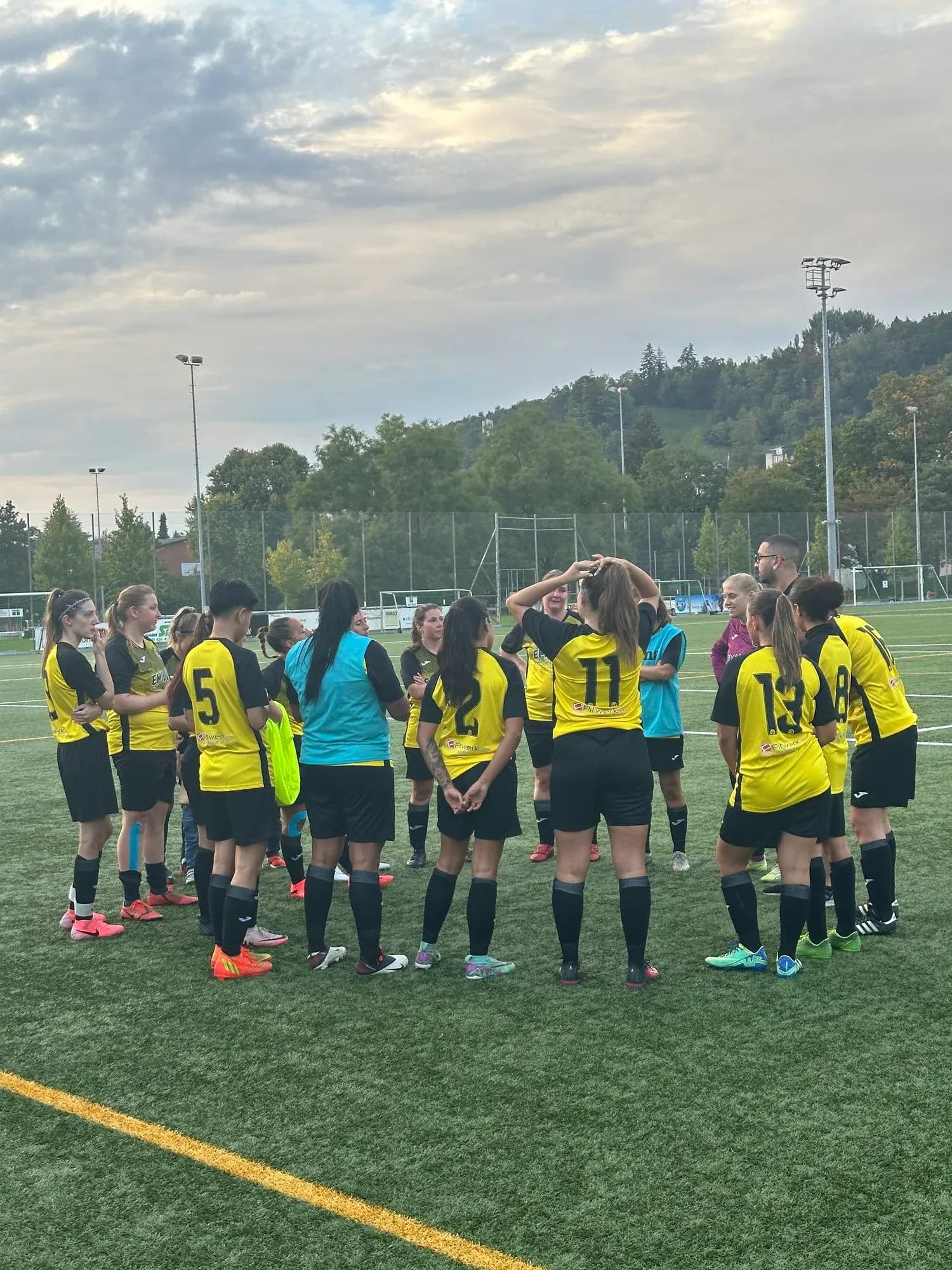 FCO-Frauen triumphieren in Veltheim — Foto 4