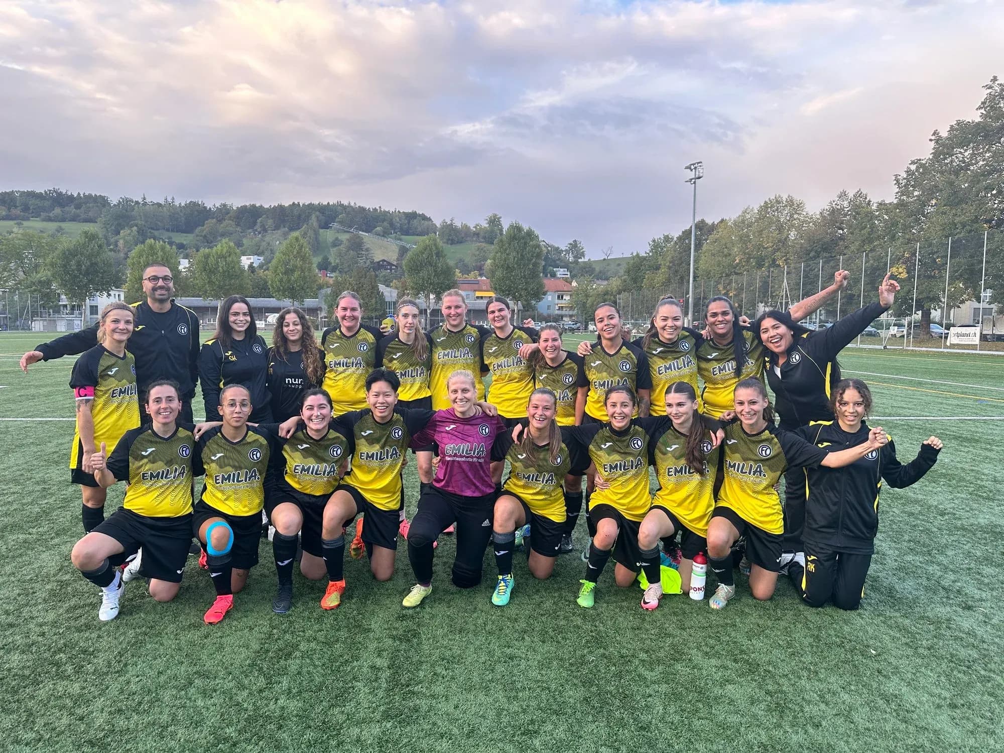 FCO-Frauen triumphieren in Veltheim — Foto 5